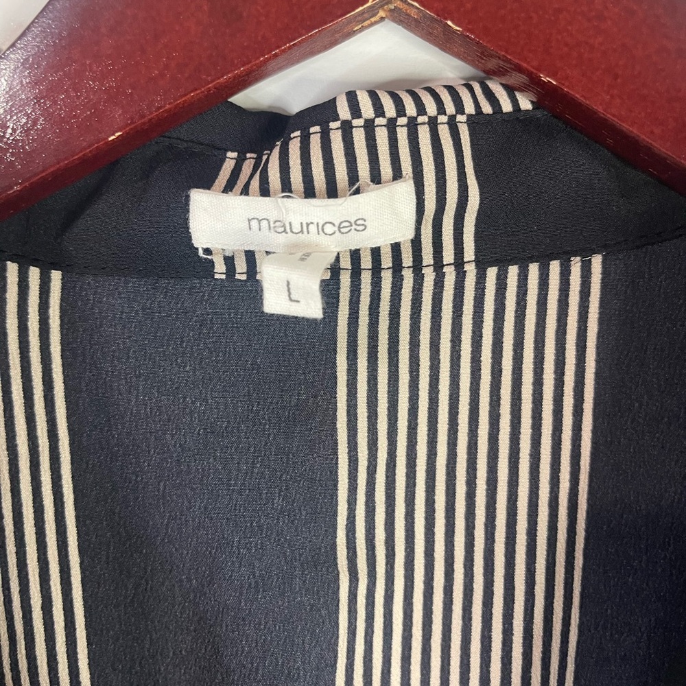 Maurices‎ Black and White Striped Button-Down Shirt - Picture 6 of 9